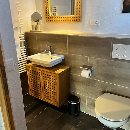 Jaegerstuebli فندق 3*