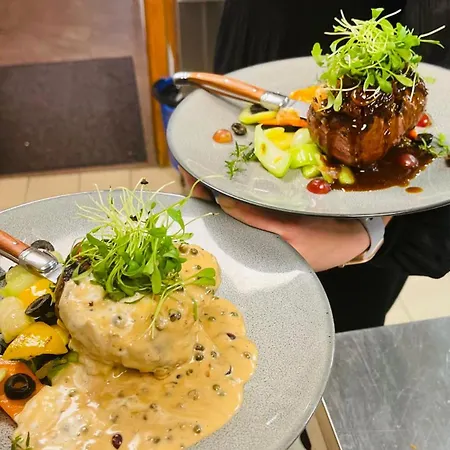 Jaegerstuebli فندق 3*