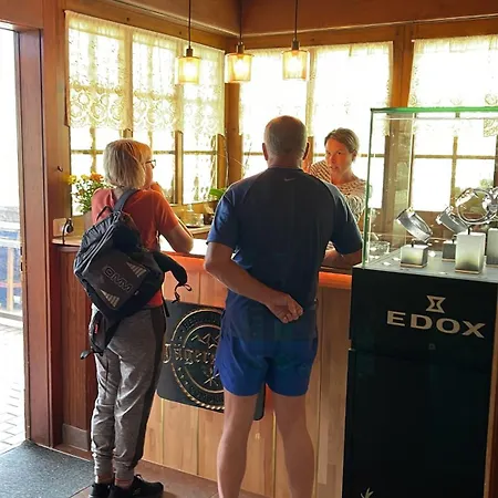 Jaegerstuebli 3* جريندلوالد